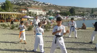 Karate Antrenmanı Denizde Sona Erdi