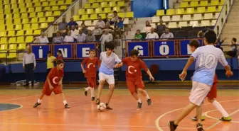 Kuran Kursları Futsal Turnuvasının Şampiyonu Mevlana Cami