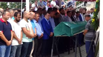 Ağaca Asılı Halde Bulunan Turan Umuç Son Yolculuğuna Uğurlandı