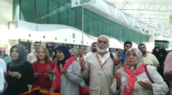 Ankara'dan İlk Hac Kafilesi Dualarla Uğurlandı