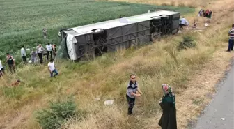 Amasya'da Yolcu Otobüsü Devrildi : 5 Ölü, 36 Yaralı (3)