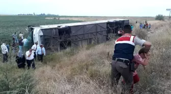 Amasya'da Yolcu Otobüsü Devrildi