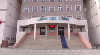 Fedakar Öğretmenden Öğrencileri İçin 'Formül Duvarı'