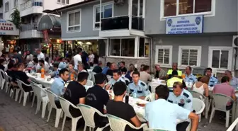 Marmaris'te Şehit Ailesinden Polislere Yemek