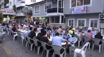 Muğla Marrmaris'te Şehit Ailesinden Polislere Yemek