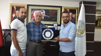 Adıfed'den Başkan Toprak'a Plaket