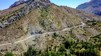 Büyükşehir Belediyesi Pütürge'de Yol Çalışmalarını Sürdürüyor
