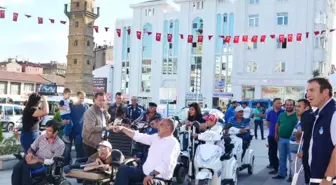 Engellilerin Tekerlekli Sandalye Yarışı Heyecanı