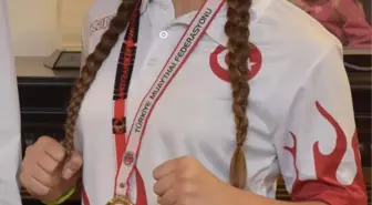 Manisalı Damla Muay Thai'de Yıldızlarda Dünya Şampiyonu