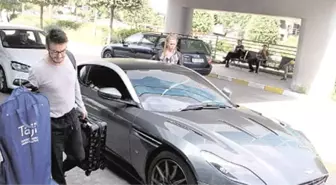 Mustafa Ceceli 2,5 Milyonluk Aracıyla Görünütlenince Gazetecilere Sitem Etti: Bizi Teşhir Etmeyin