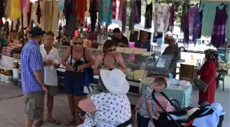 Pazarcı Esnafı Turistler Sayesinde İngilizce Öğrendi