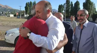 Vali Azizoğlu'ndan Demir Ailesine Taziye Ziyareti