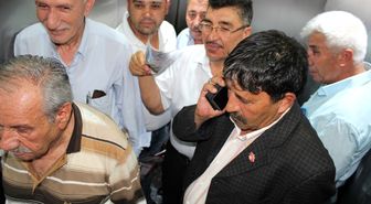 Gazeteci Mahsur Kaldığı Asansörden Anons Geçti