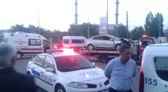 Kars'ta Trafik Kazası: 15 Yaralı