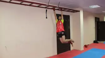 Muay Thai Sporcularından Siverek'e 2 Altın Kemer