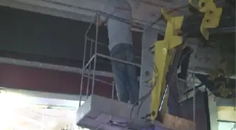 Beyoğlu'nda Gece Yarısı 'Led Işıklı Tabela' Operasyonu