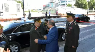 Kara Kuvvetleri Komutanı Orgeneral Çolak'tan Vali Kaban'a Veda Ziyareti