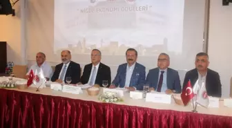 Niğde'de Ekonomi Ödülleri Sahiplerine Verildi