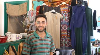 İkinci El Elbiselerle Sanata Destek Oluyorlar