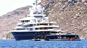 Rus İş Adamı, Ultra Lüks Yatıyla Bodrum'a Demirledi