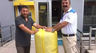 Çıldırlı Postacı Mavi Kapakları İhtiyaç Sahiplerine Gönderdi