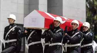 Şehit Polis İçin İstanbul Emniyet Müdürlüğü'nde Tören Düzenlendi (1)