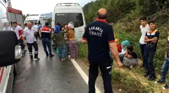 Fındık İşçilerini Taşıyan Minibüs İş Makinesiyle Çarpıştı: 11 Yaralı