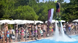 Dünya Starlarına Flyboard Öğretiyor