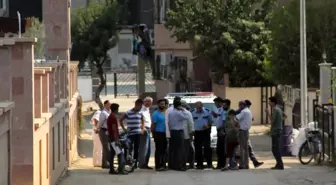 Adana'da Baba ve Oğlu, Ezan Okuyup Namaz Kılan Vatandaşları Darp Etti