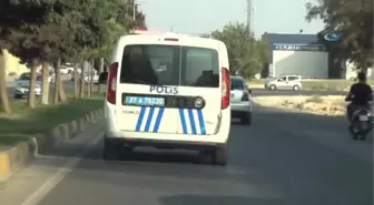 Polis Kaçan Zanlıyı, Aracın Lastiklerine Ateş Ederek Durdurdu