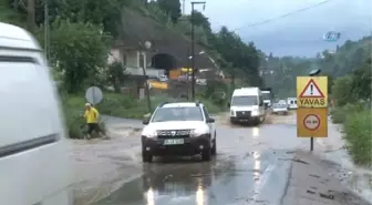 Rize'de Şiddetli Yağış... Salarha Deresi Taştı