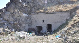 436 Yıllık Tabya Ahır Olarak Kullanılıyor