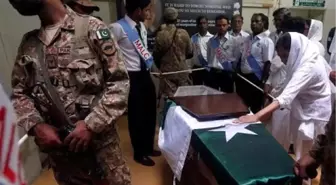 Hayatını Pakistan'a Adamıştı