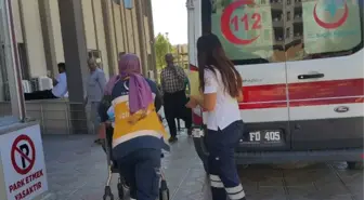 Kahta'da Yolcu Minibüsü Devrildi: 4 Yaralı