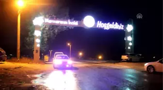 Yalova'da İki Otomobil Çarpıştı: 4 Yaralı