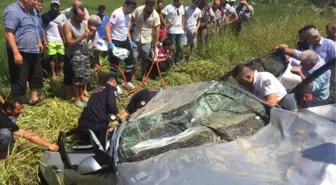 Samsun'da Kamyonetle Çarpışan Otomobil Takla Attı: 2 Ölü, 3 Yaralı