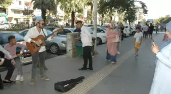 Kurban Kesemeyenler İçin Çaldı, Söyledi