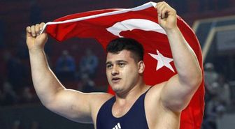 Dünya Grekoromen Güreş Şampiyonası'nda 130 Kiloda Yarışan Rıza Kayaalp, Estonyalı Rakibi Heiki...