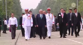 Başbakan Yıldırım'dan, Ho Chi Minh'in Mozolesine Ziyaret - Hanoi