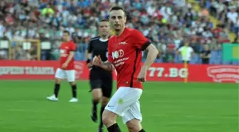 Dimitar Berbatov,hindistan'da Top Koşturacak