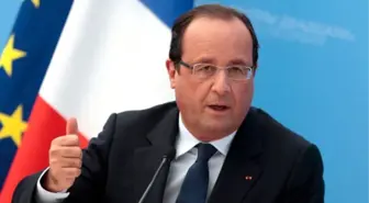 Hollande Politikadan Çekilmiyor