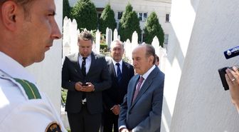 İbb Başkanı Topbaş, Aliya İzetbegoviç'in Kabrini Ziyaret Etti