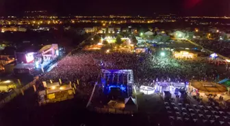 Zeytinli Rock Festivali Rekor Katılımla Başladı!