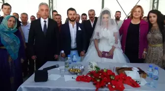 Vali Toprak, Şehidin Kızı İçin Nikah Şahitliği Yaptı