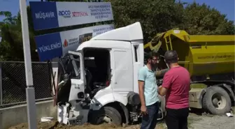 Kemerburgaz Hasdal Yolunda Zincirleme Kaza: 2 Yaralı