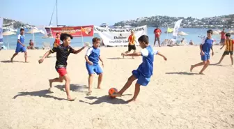 Bodrum'da Plaj Futbolu