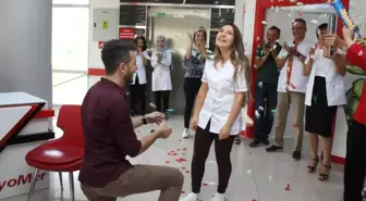 Hastane Anonsuyla Evlenme Teklifi
