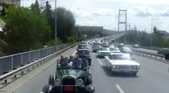 Klasik Otomobiller Zafer Bayramı İçin Yola Çıktı