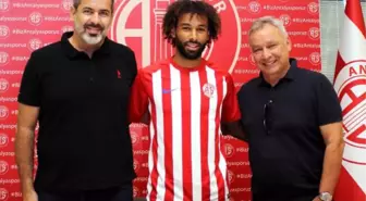 Antalyaspor, Nazım Sangare ile 3 Yıllık Sözleşme İmzaladı