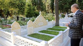 Cumhurbaşkanı Erdoğan'dan Kabir Ziyareti